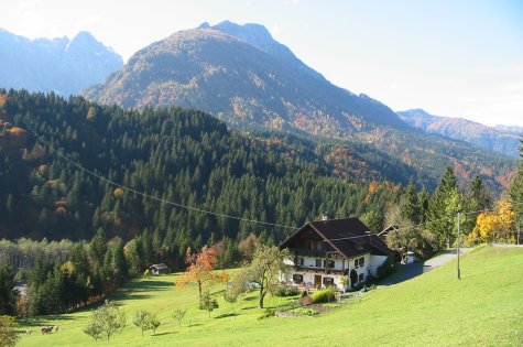 Urlaub im schönsten Hochtal der Alpen. Das Lesachtal präsentiert sich in den schönsten Herbstfarben.